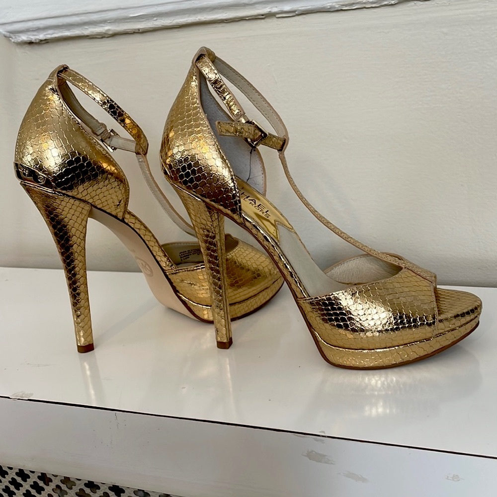 MICHAEL Michael Kors gold metallic high heels 6 1/2 (6.5)